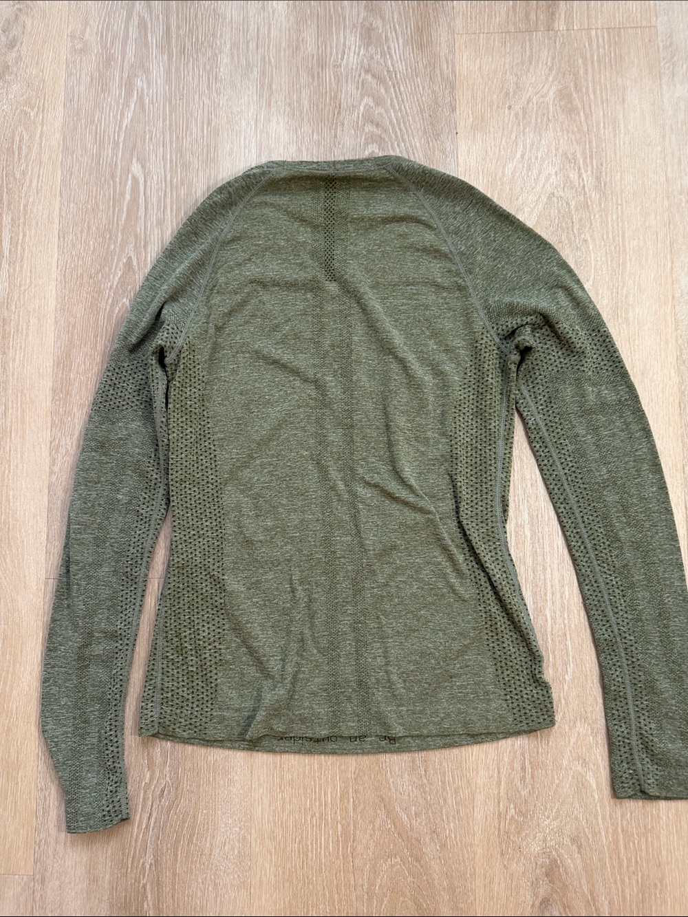 FIGS Olive Green Long-Sleeve Seamless Crew Top - Picture 4 of 5